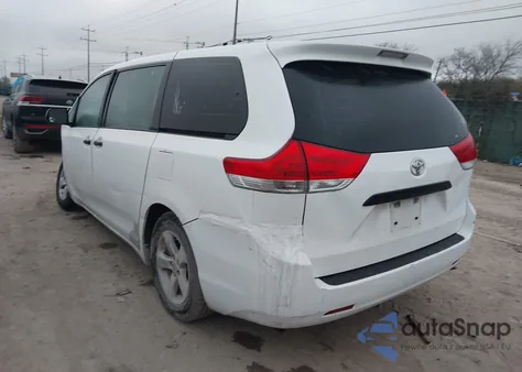 2013 Toyota Sienna L V6 7 Passenger z USA, uszkodzony, nr VIN 5TDZK3DC5DS392449